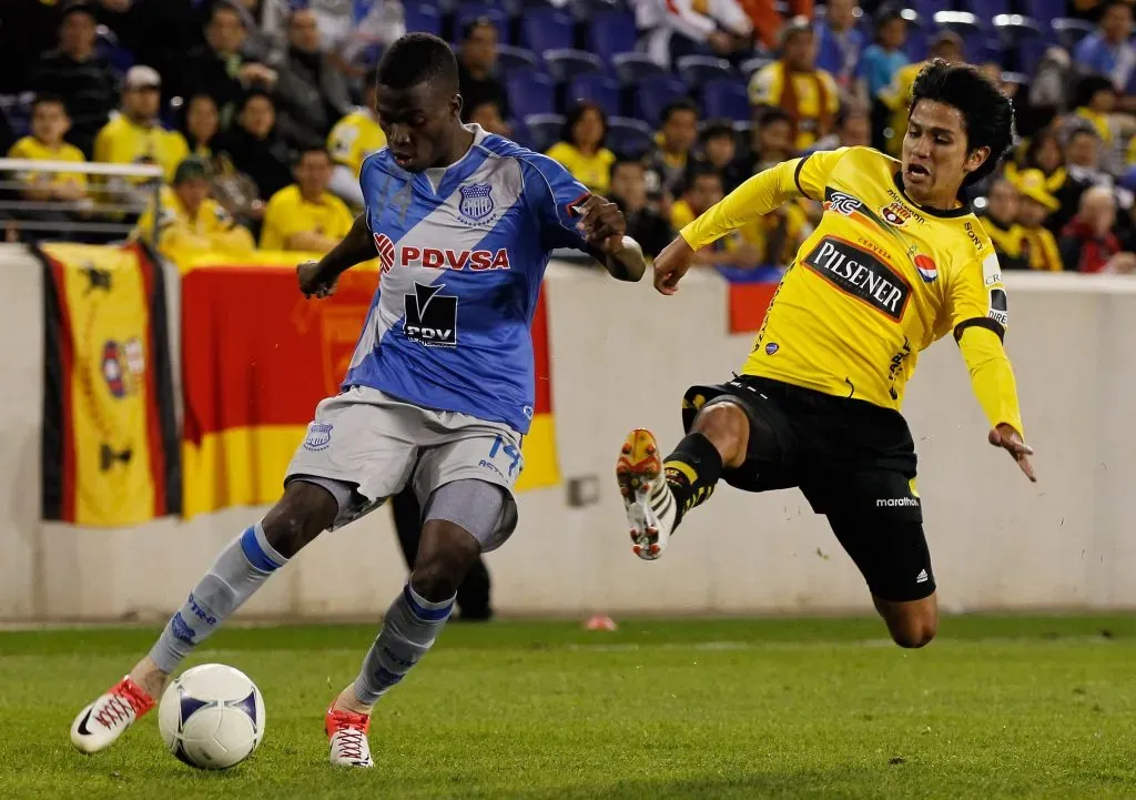 Emelec y Barcelona SC se enfrentaron en New Jersey en el 2012. Foto: Getty.