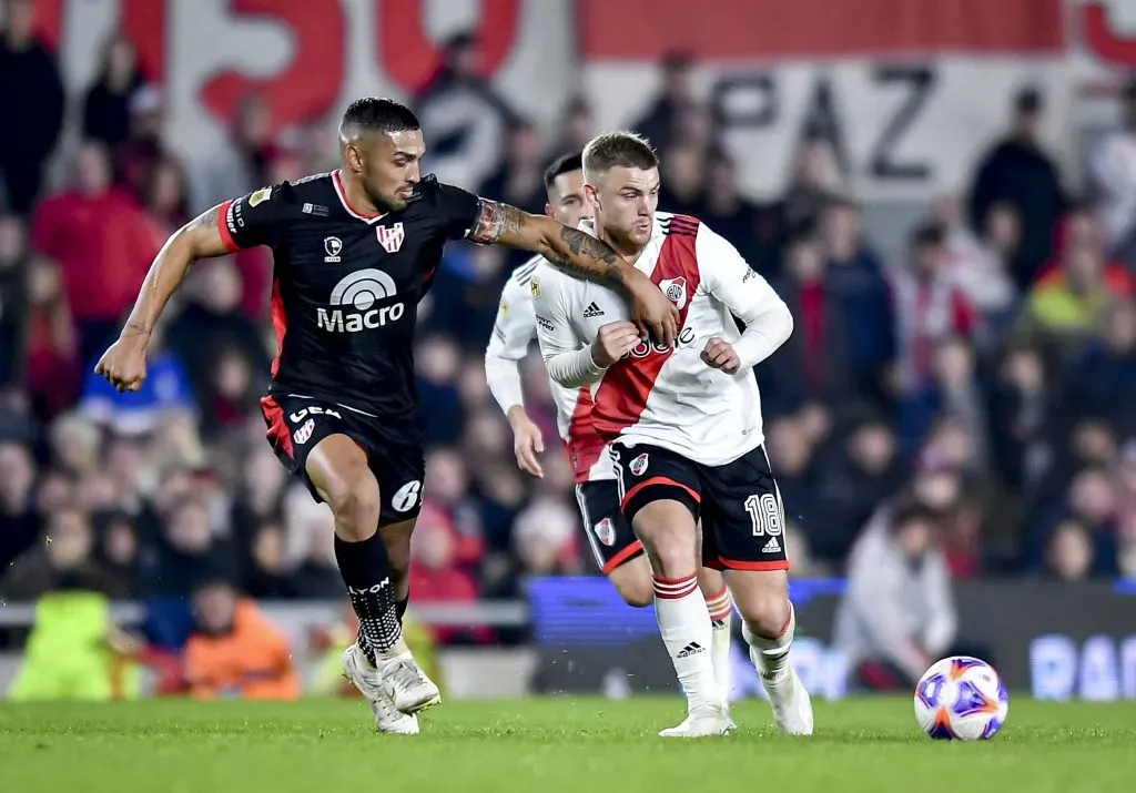 Fernando Alarcón es fijo en su club en la primera división de Argentina. Foto: Getty.