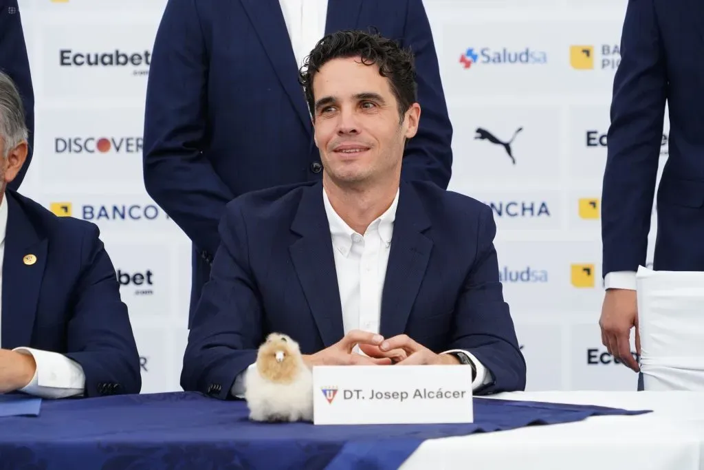 Josep Alcácer fue anunciado como el nuevo entrenador de Liga de Quito para este 2024. (Foto: API)