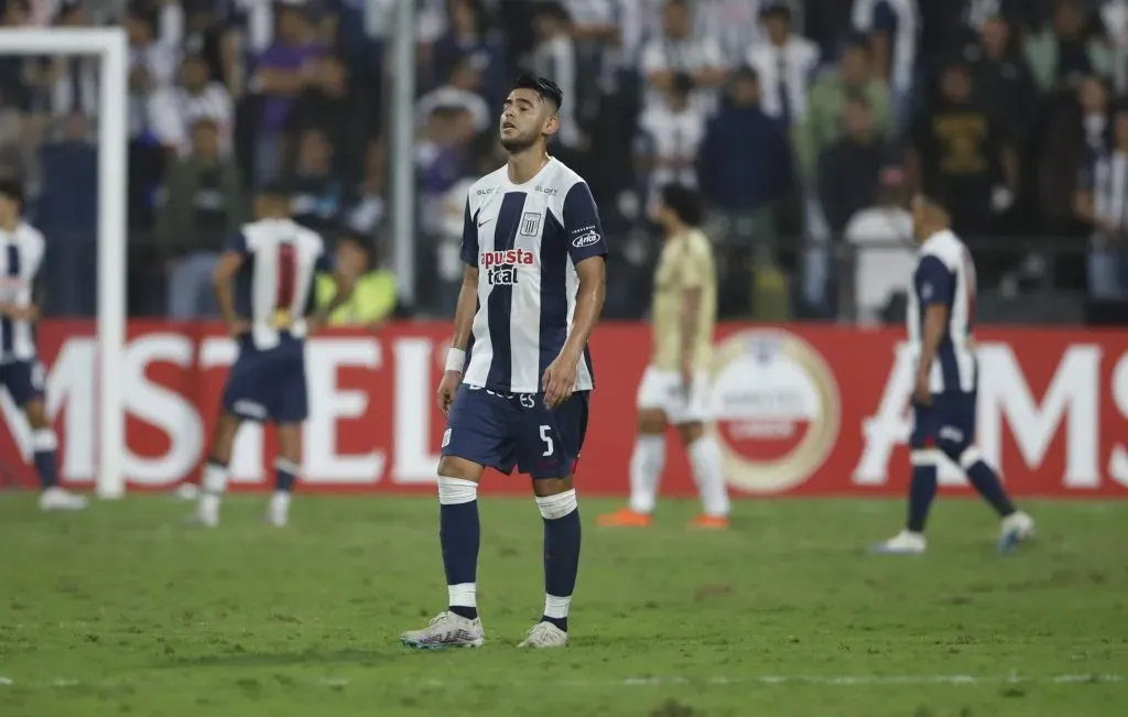 Carlos Zambrano defendió los colores de Alianza Lima en la Copa Libertadores 2023. (Foto: GettyImages)