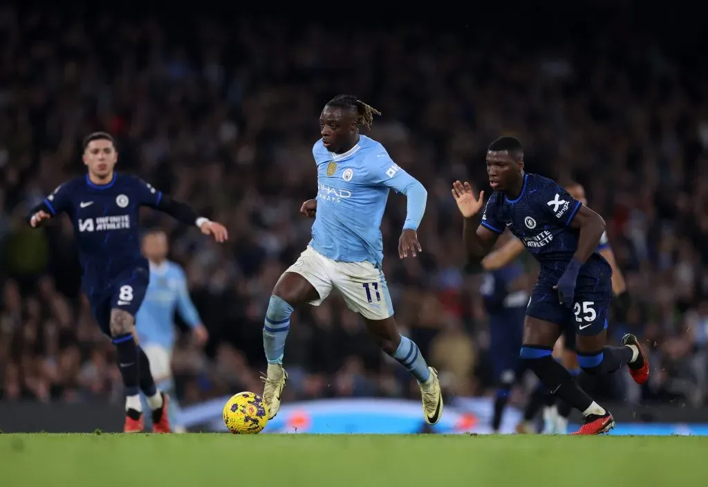 Moisés Caicedo fue el encargado de detener varios ataques del Manchester City. (Foto: GettyImages)
