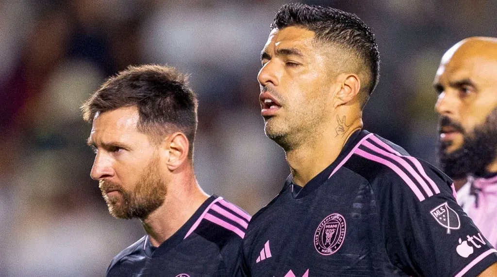 Lionel Messi Luis Suárez y Yassine Cheuko. (Foto: Imago)