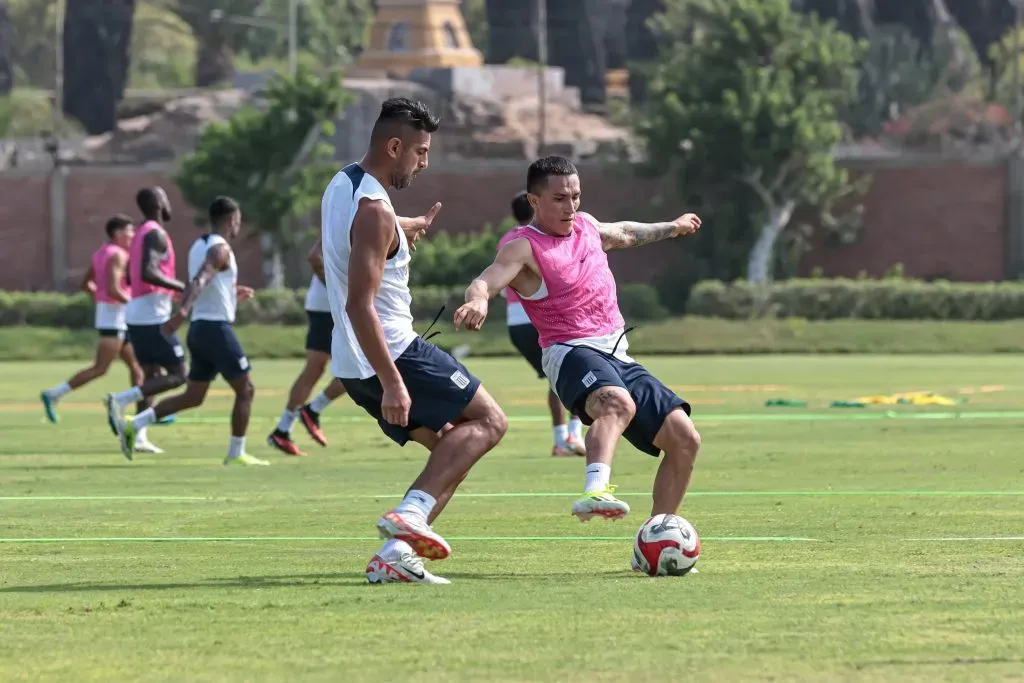 Carlos Zambrano y Christian Neira en entrenamientos. (Foto: Alianza Lima).