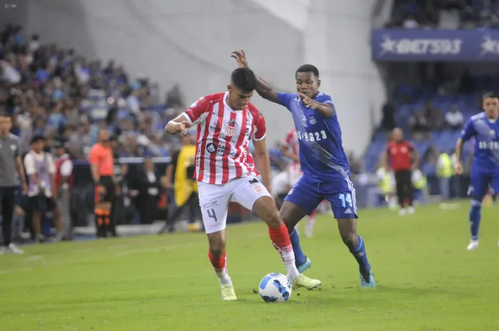 Romario Caicedo es uno de los capitanes de Emelec. (Foto: AIMAGO)