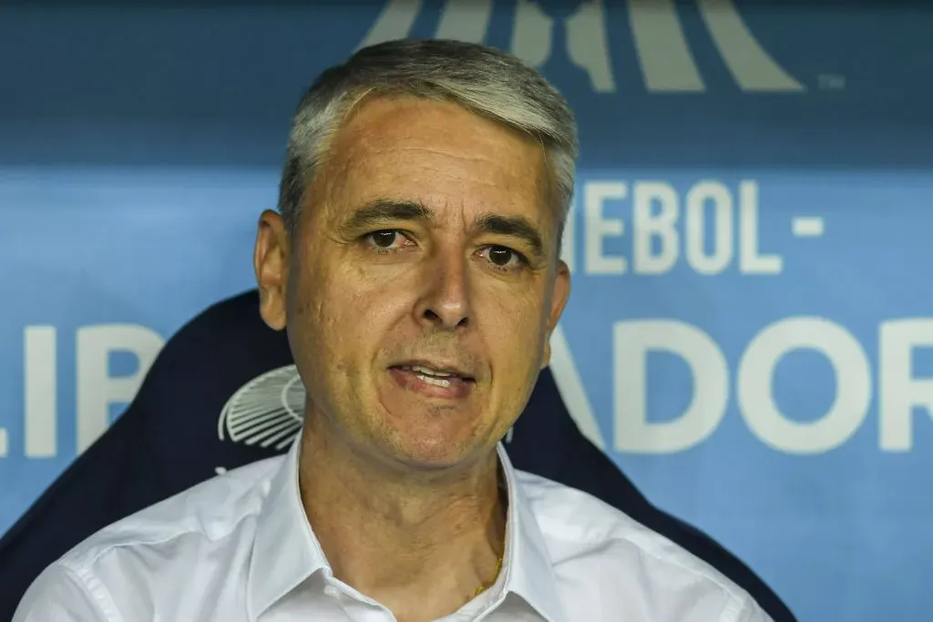 Tiago Nunes dirigiendo un partido de la Copa Sudamericana. (Foto: CONMEBOL)