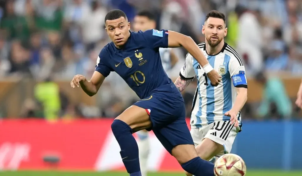 Mbappé y Messi durante la final del Mundial: IMAGO