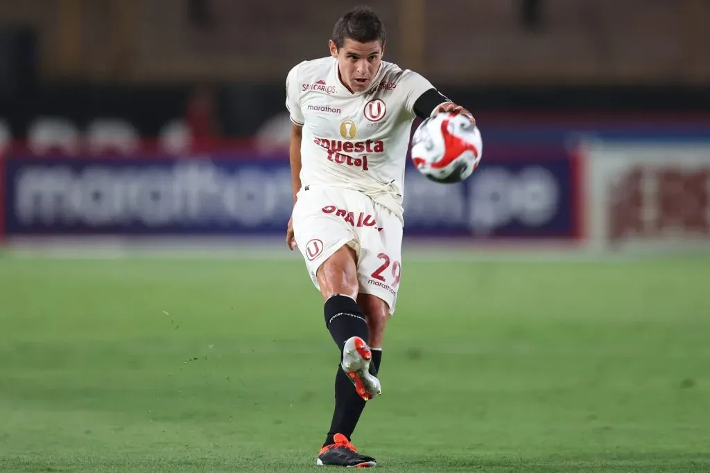 Aldo Corzo jugando con Universitario de Deportes. (Foto: IMAGO).