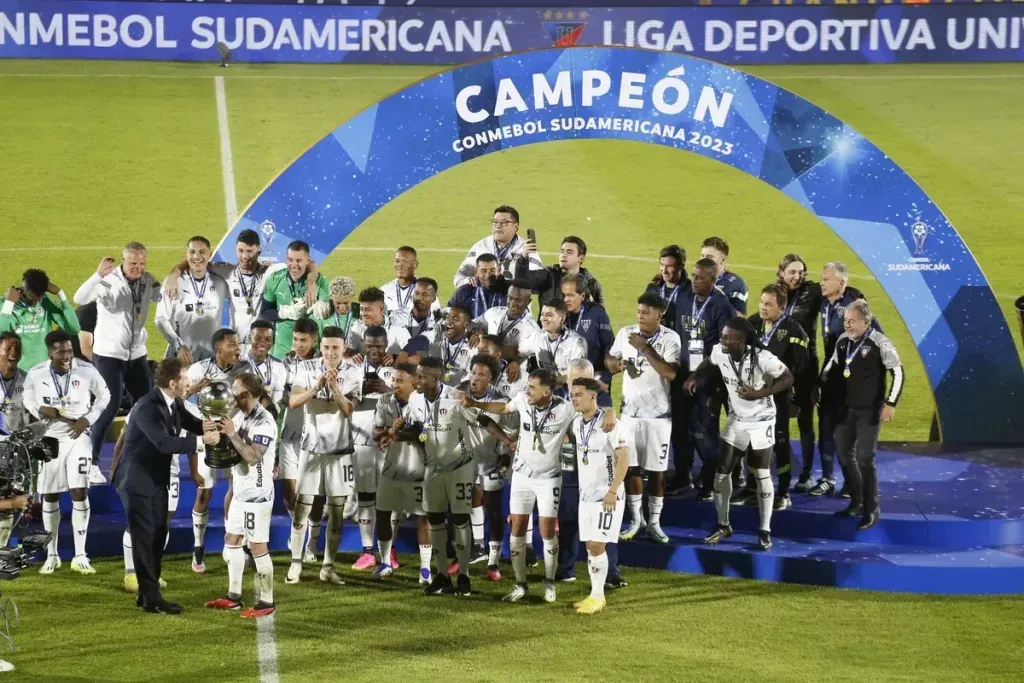 Liga de Quito ganó la Copa Sudamericana 2023 y se metió como cabeza de serie a la Liberadores 2024. Foto: Getty.