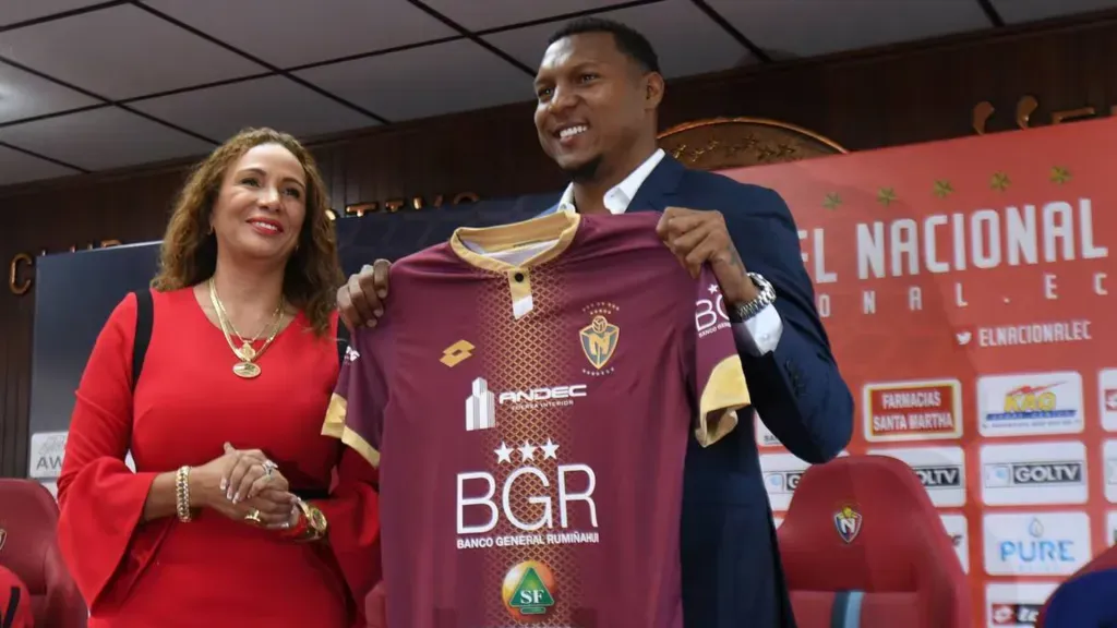 Máximo Banguera llegó a El Nacional en el 2020 con Lucía Vallecilla como presidenta: (Foto: El Universo)