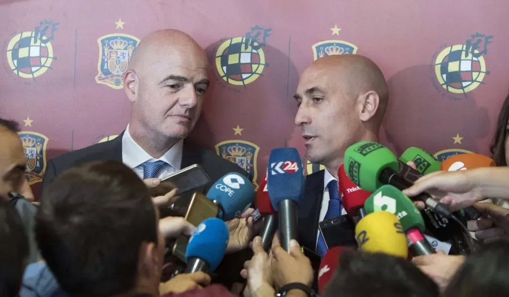 Infantino y Rubiales en un acto por RFEF: IMAGO