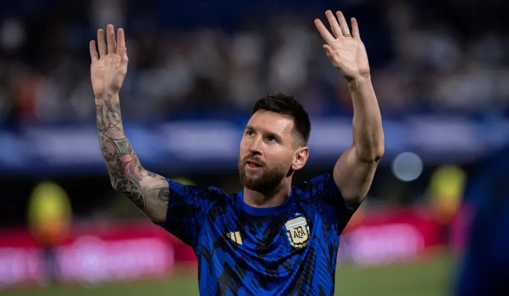 Lionel Messi saludando al público argentino: IMAGO