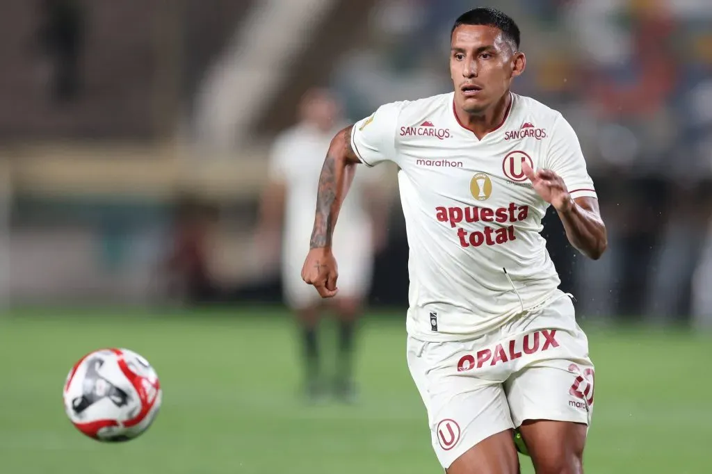 Valera jugando para Universitario. (Foto: Universitario Prensa)