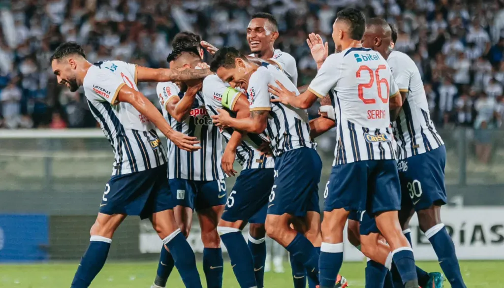 Alianza jugando en Perú. (Foto: Alianza Lima Prensa)