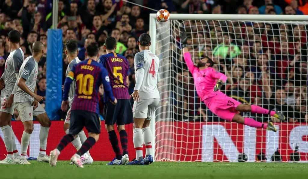 Lionel Messi, el máximo anotador de tiros libres con 65 goles en este sentido: IMAGO