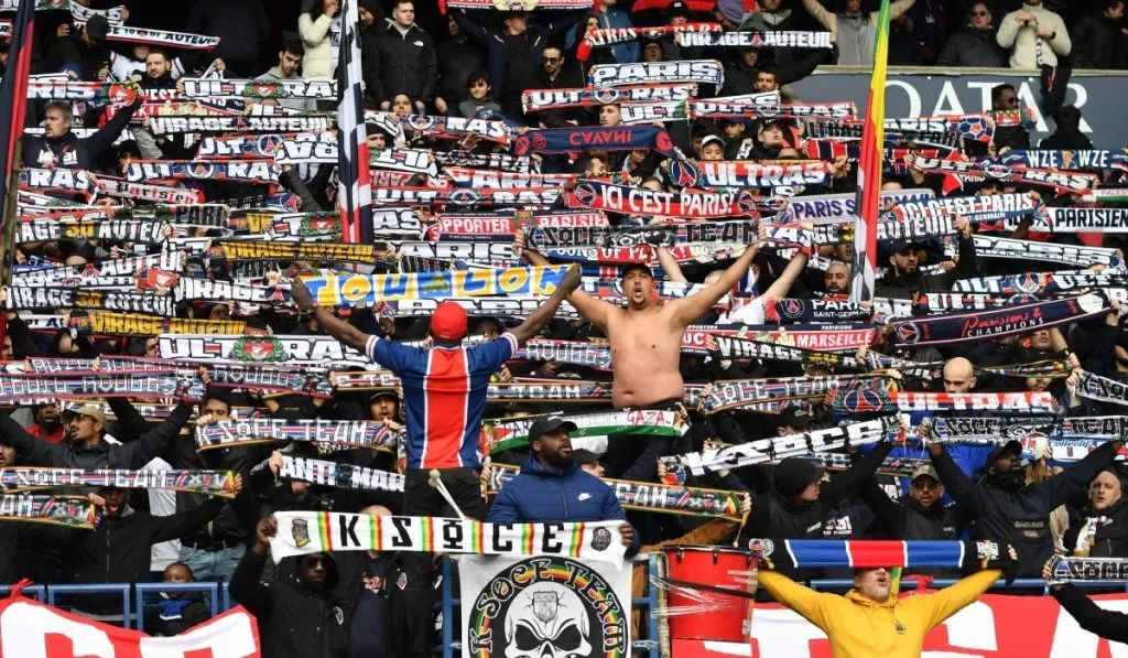 Los ultras del PSG en el último encuentro por el Parque de Los Príncipes: IMAGO