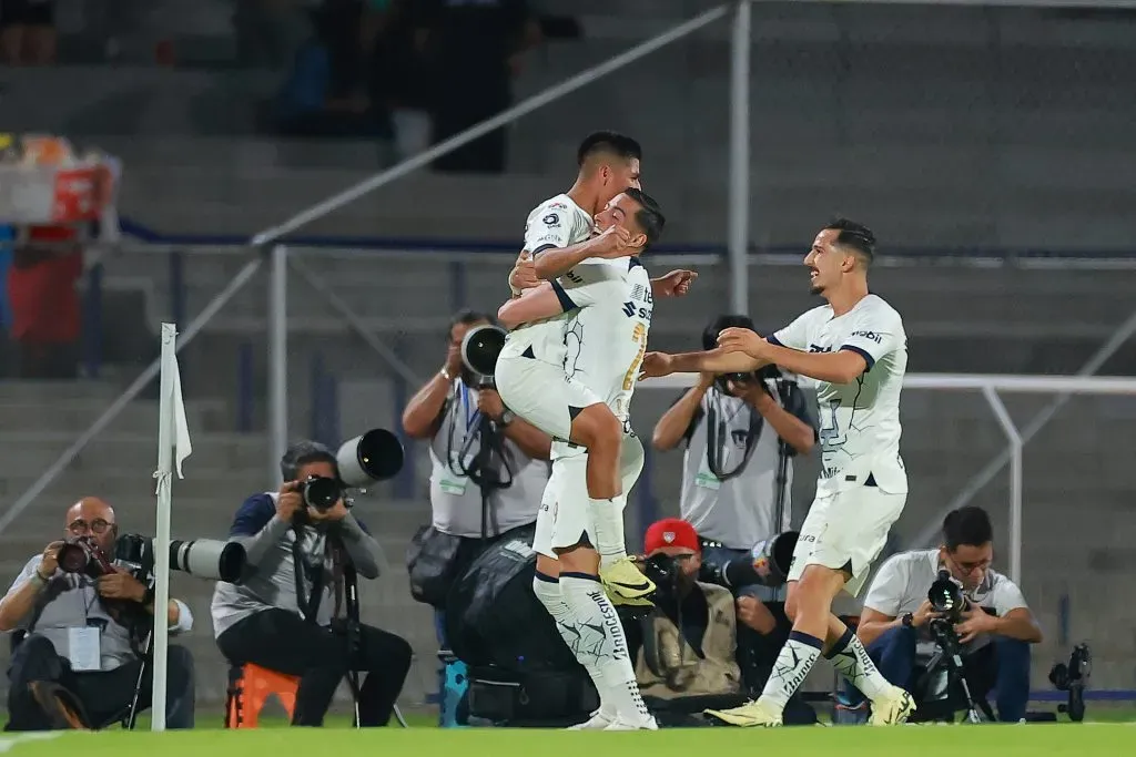 Piero Quispe celebrando golazo con Pumas UNAM. (Foto: Getty).