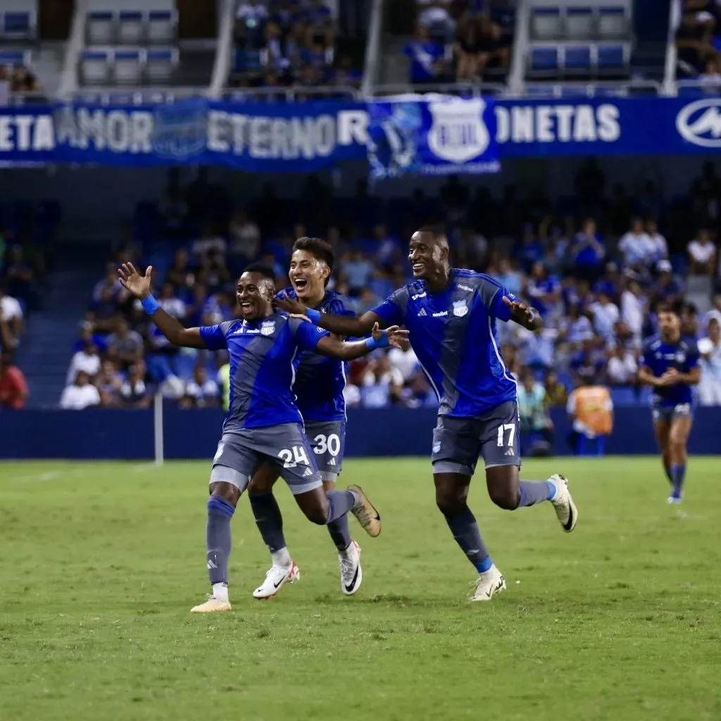 Bryan Carabalí anotó el segundo gol de Emelec ante Cumbayá. (Foto: @CSEmelec)