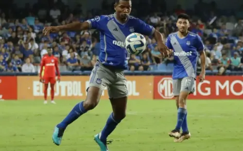 Romario Caicedo comenzó la temporada como titular en Emelec. (Foto: Fútbol Ecuador)