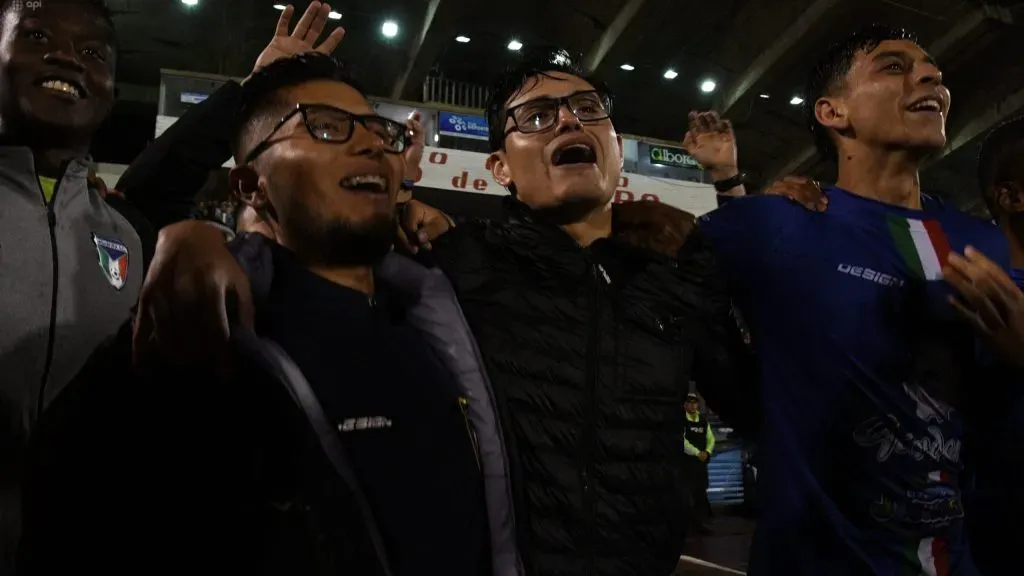Joe Armas celebrando el ascenso con el Imbabura SC. Foto: LigaPro.