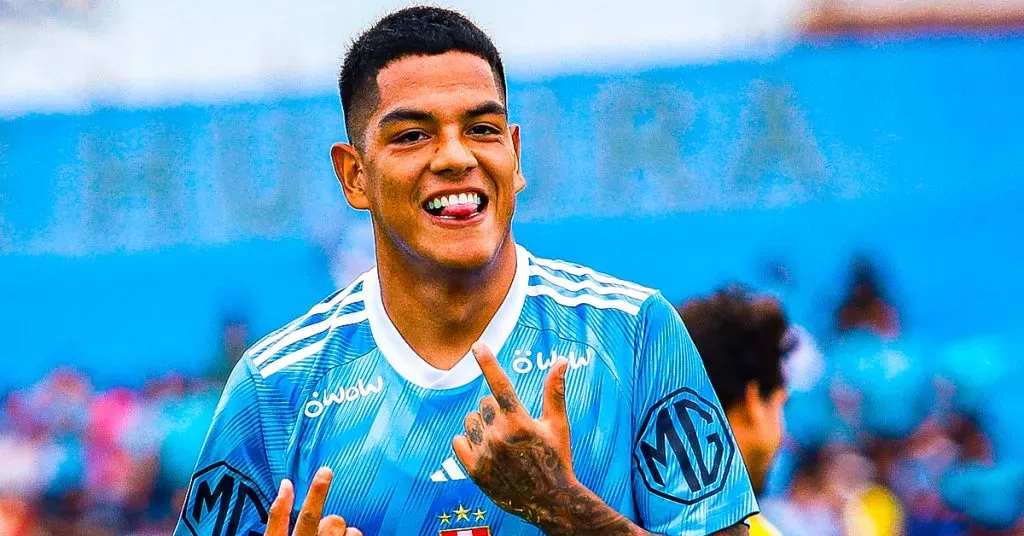 Grimaldo celebrando por Cristal. (Foto: Liga de Fútbol Profesional)