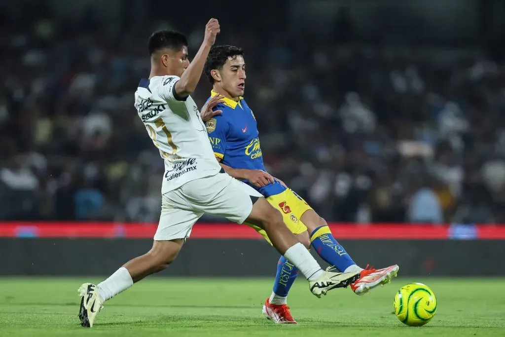 Piero Quispe jugando contra América de México. (Foto: Getty).