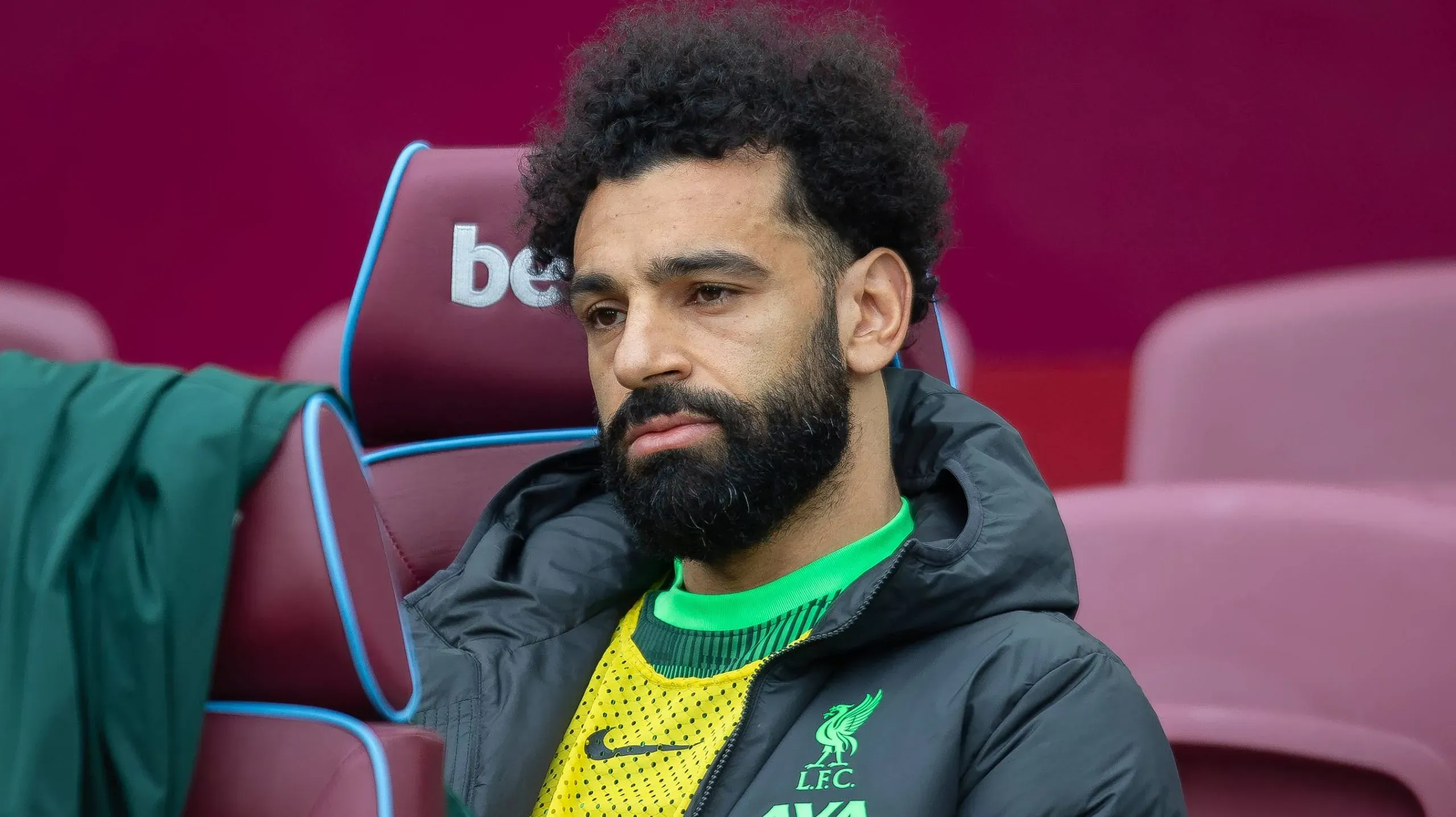 Mohamed Salah, molesto por los pocos minutos que está teniendo en el Liverpool.