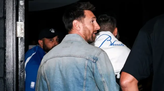 Messi ingresando al estadio del Heat. (Foto: X / @MiamiHEAT)