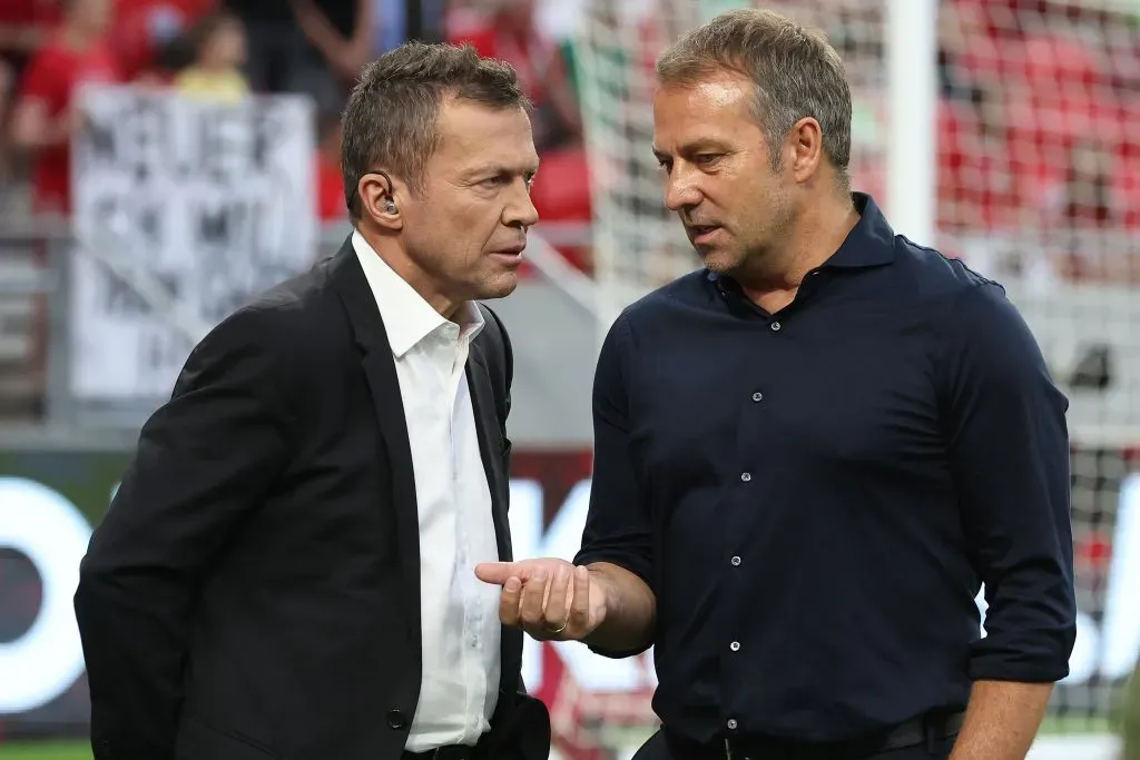 Lothar Matthäus junto a Hansi Flick.