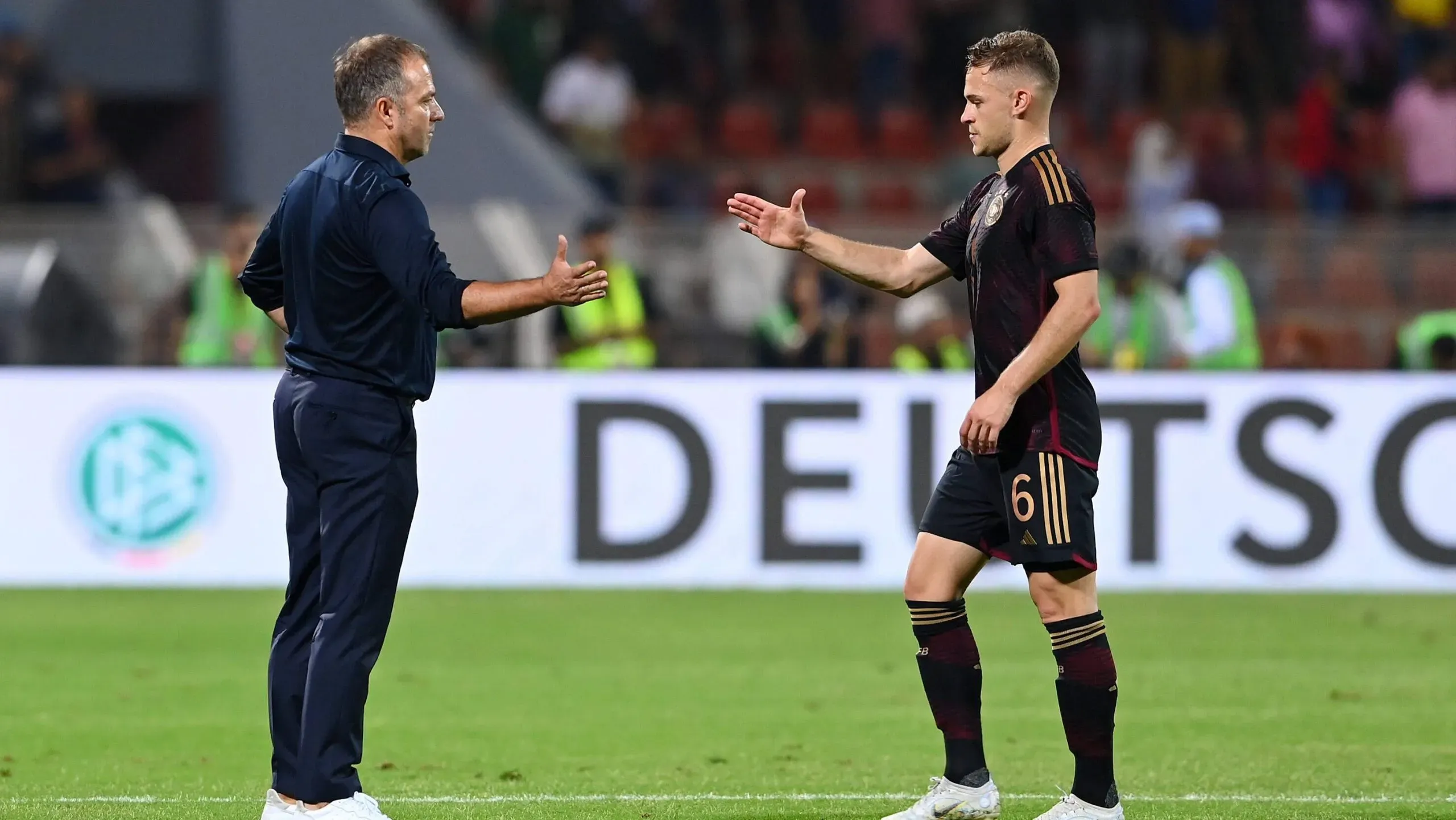 Hansi Flick y Joshua Kimmich en la Selección de Alemania.
