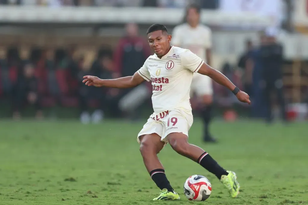 Edison Flores uno de los mejores jugadores de Universitario. (Foto: IMAGO).