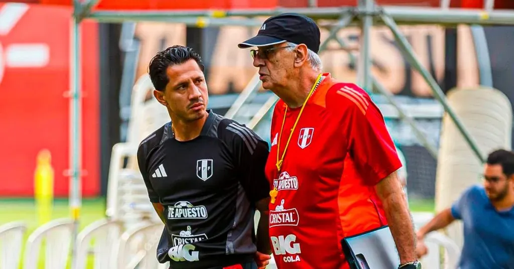 Lapadula y Fossati con Perú. (Foto: IMAGO)