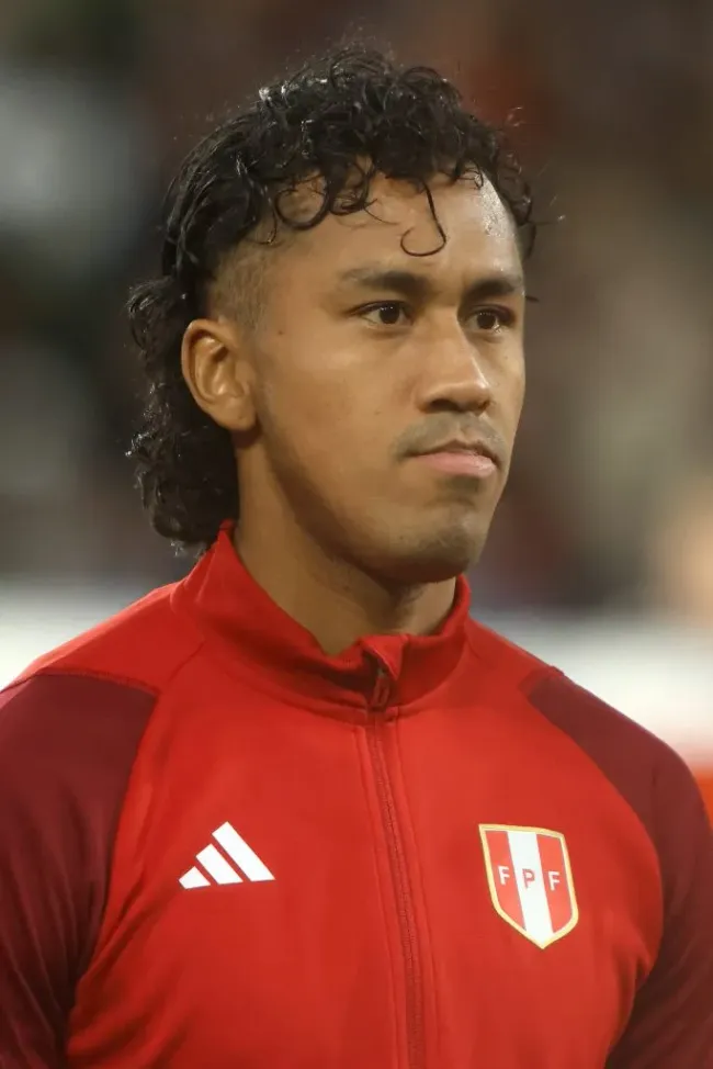 Renato Tapia jugando en la Selección Peruana. (Foto: IMAGO).