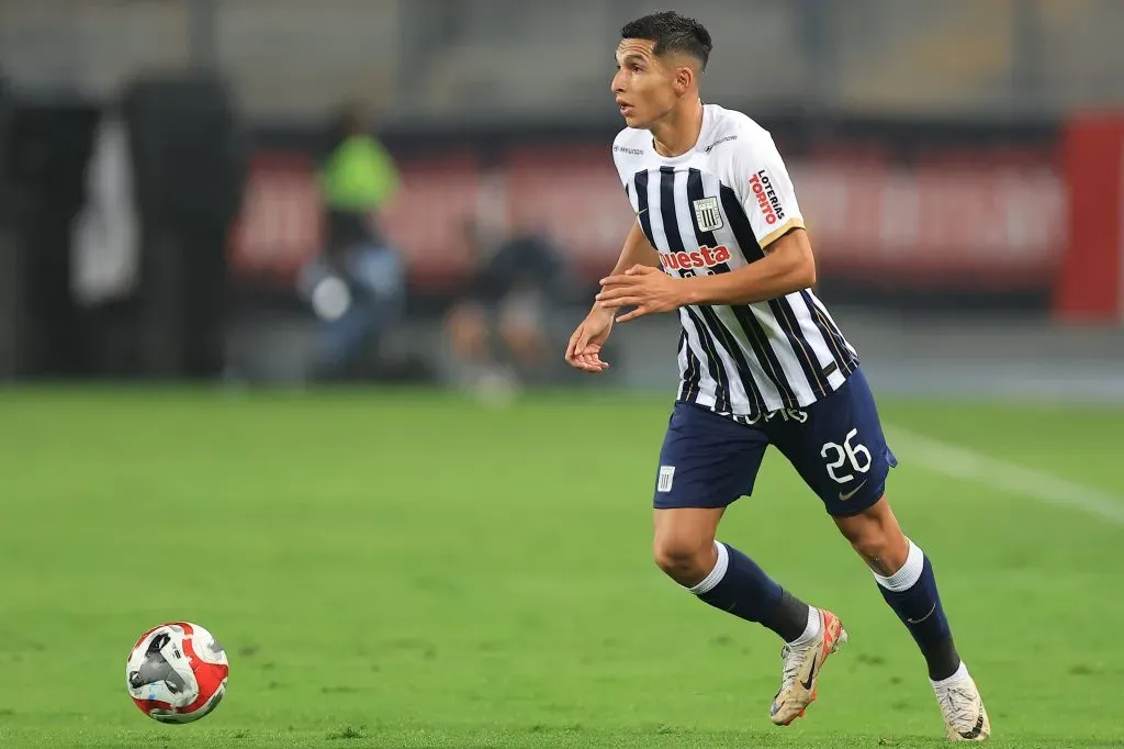 Kevin Serna una de las figuras en Alianza Lima.