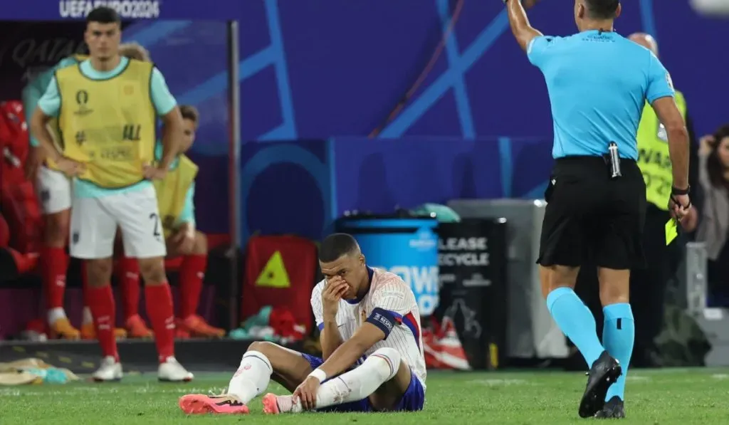 Mbappé en el momento de su fractura de nariz: IMAGO