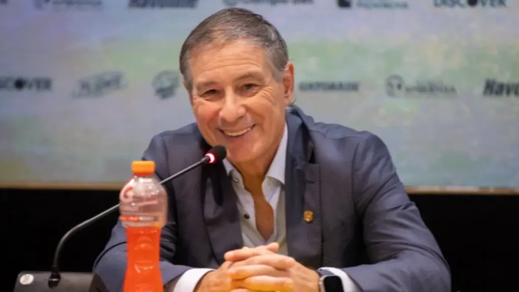 Ariel Holan en presentación de Barcelona SC.