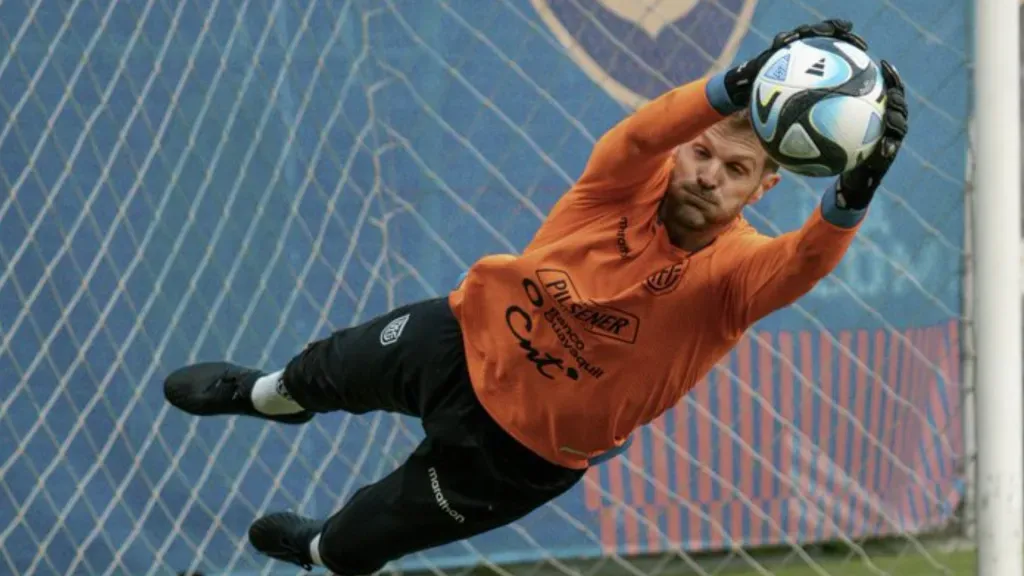 Javier Burrai, arquero de Ecuador y Barcelona. Foto: IMAGO.