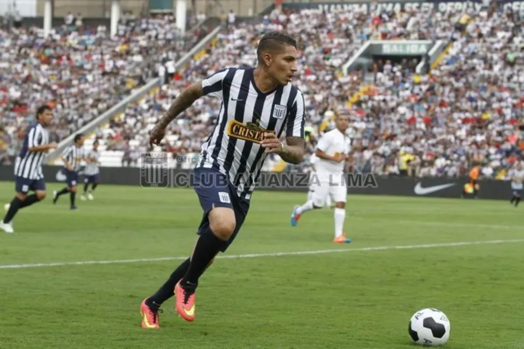 Paolo Guerrero jugando en Matute. (Foto: Alianza Lima).