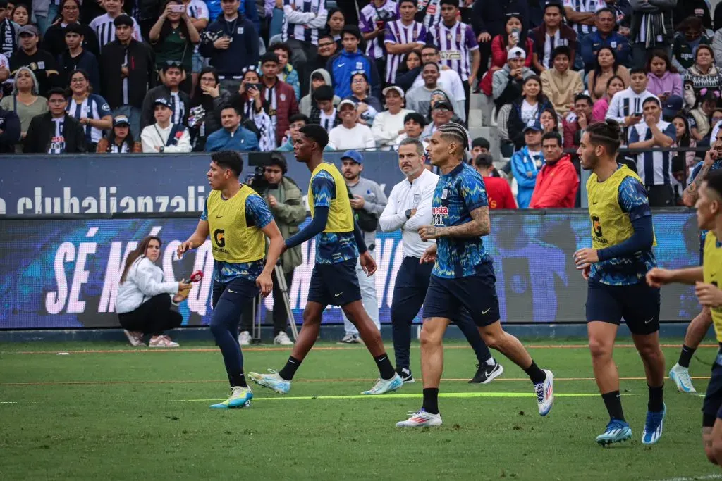 Paolo Guerrero entrenando en Alianza Lima. (Foto: Di’andello – @97Diandello).