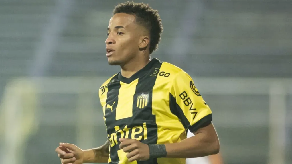 Byron Castillo estuvo cedido en Peñarol