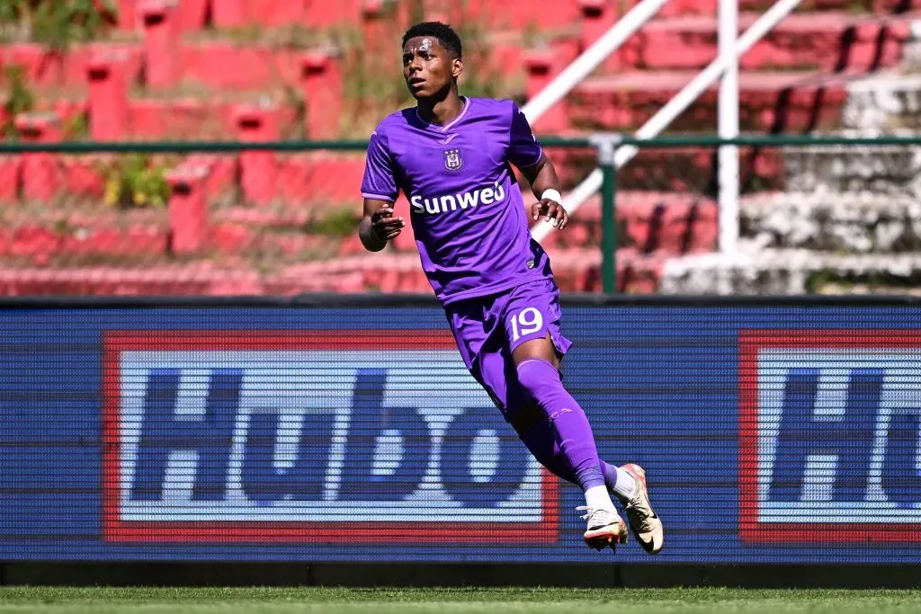 Nilson Angulo fue bloqueado por la Selección de Ecuador. (Foto: Imago)