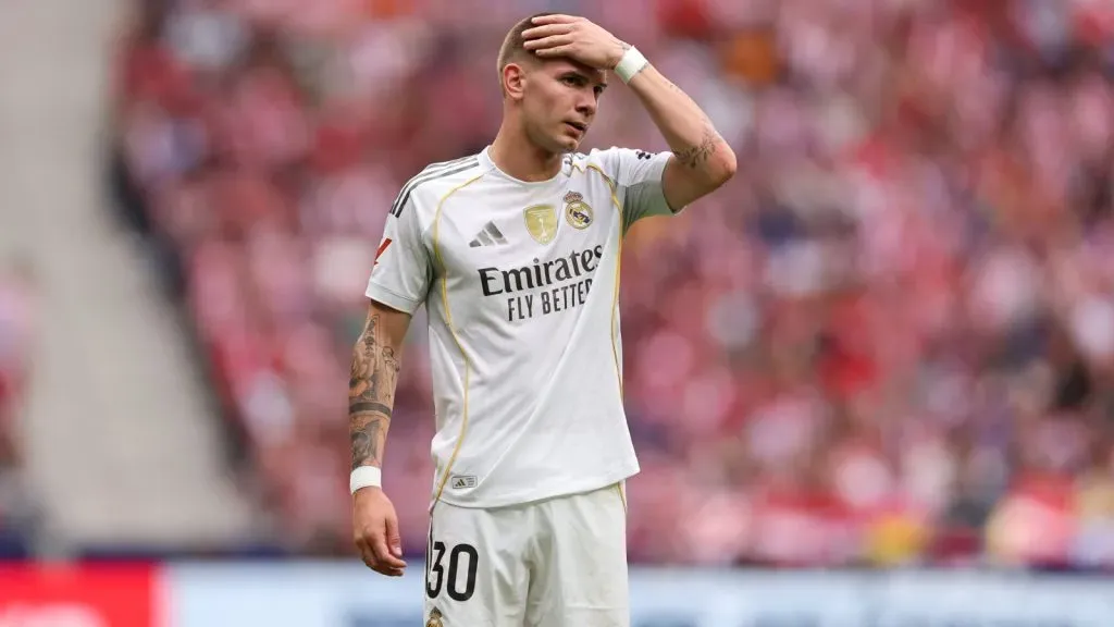 La afición del Real Madrid duda poner a Mastantuono de titular vs. Barcelona.