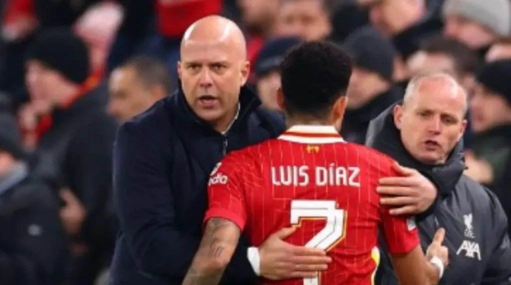 Slot y Díaz salieron campeones de la Premier con Liverpool. (Foto: Getty Images)