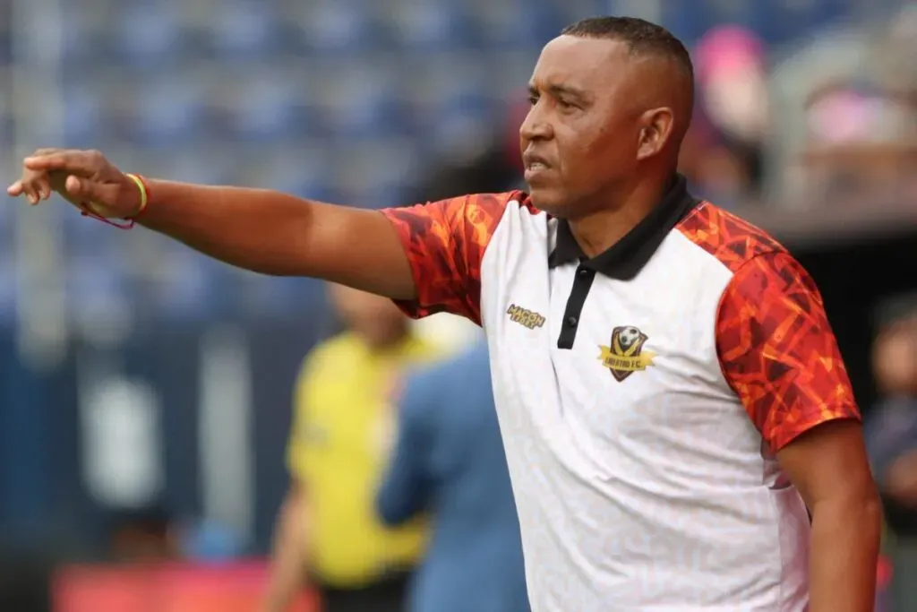 Juan Carlos León – DT Libertad es el favorito de los hinchas para ser DT de Emelec.
