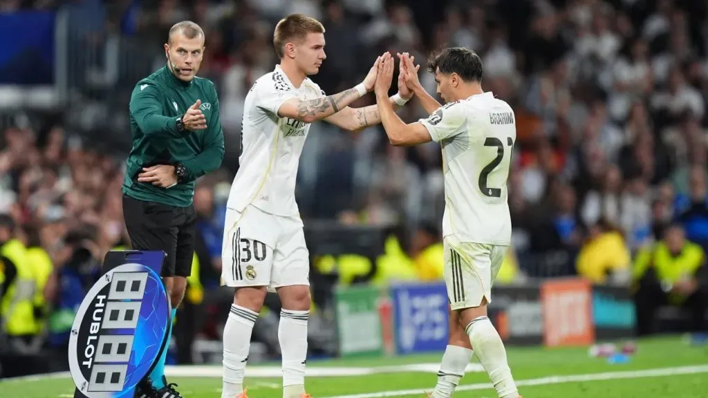 Mastantuono, dentro de los 6 jugadores que no se asientan por derecha: GETTY