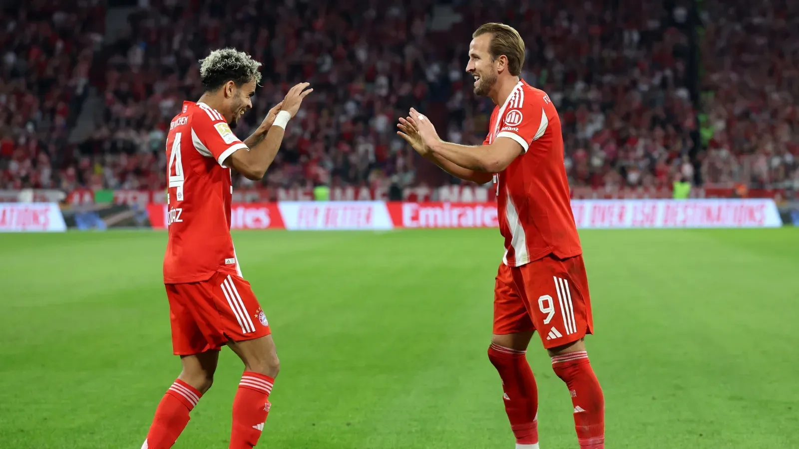 Bayern espera poder mantener la sociedad Kane-Luis Díaz por varios años más: GETTY