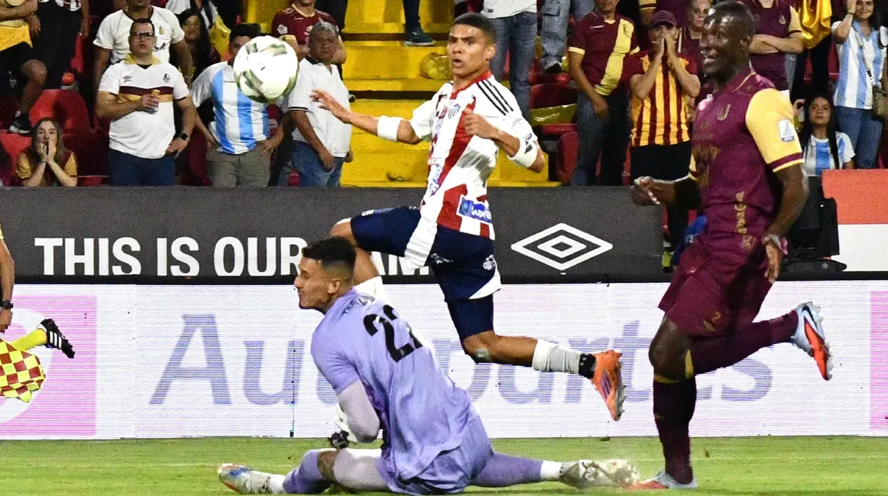 El gol de Enamorado en la final de ida Tolima vs. Junior. (Foto: Vizzor Image)
