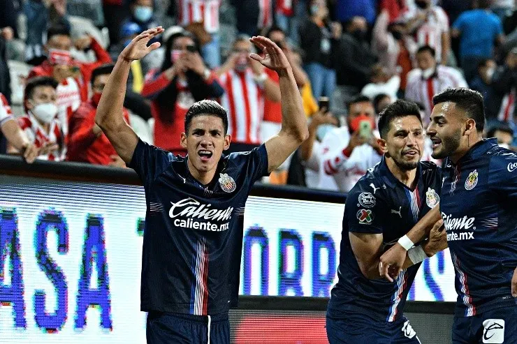 Uriel Antuna en Chivas