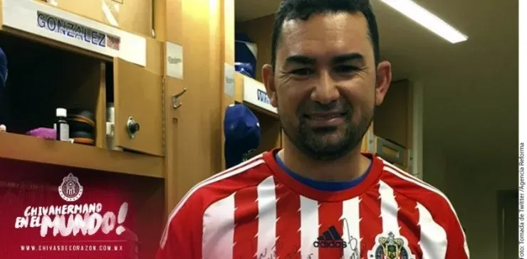 adrian gonzalez chivas