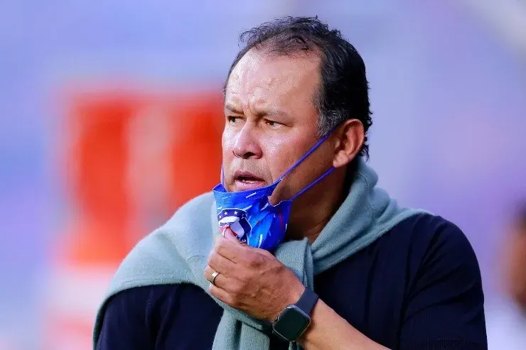 Piden renovación para Juan Reynoso. Jam Media.