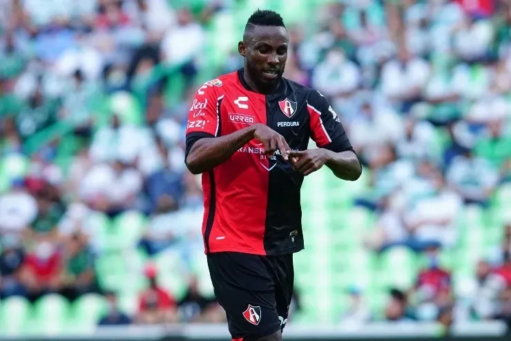 Julián Quiñones en Atlas